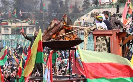 Las celebraciones del Newroz comienzan en Rojava con el encendido de la llama y la lectura del mensaje del líder