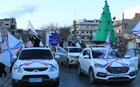 La comunidad siriaco-asiria celebra el Akitu en Hasaka con un desfile multitudinario