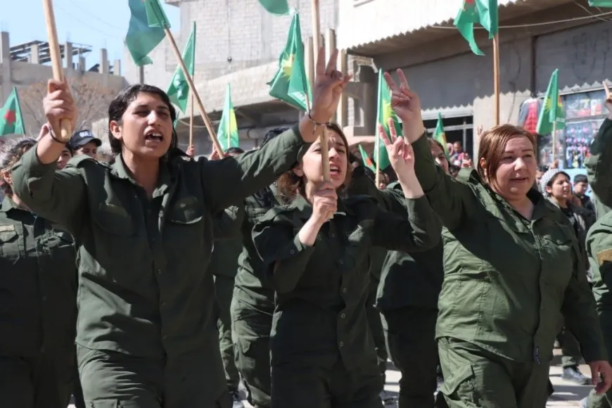 Las mujeres en Kobani afirman la continua lucha para apoyar a las YPJ