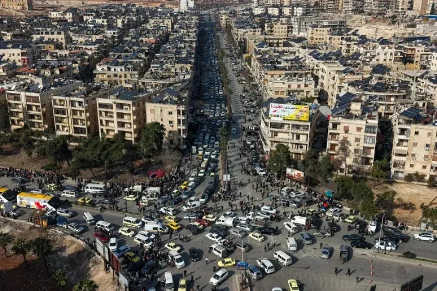 Se derrumba un edificio residencial de cinco plantas en el barrio de Ashrafieh, en Alepo