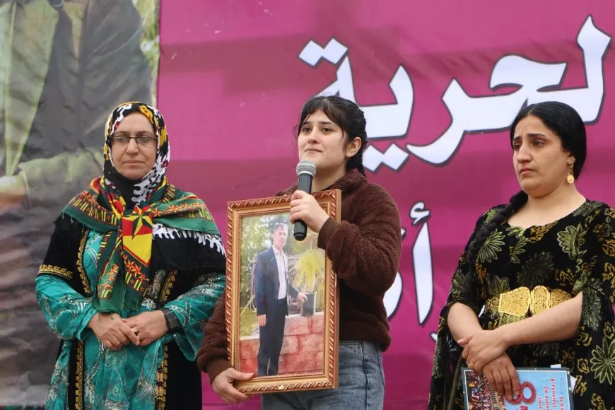 El 8 de marzo, mujeres en Hasaka piden la libertad de los detenidos