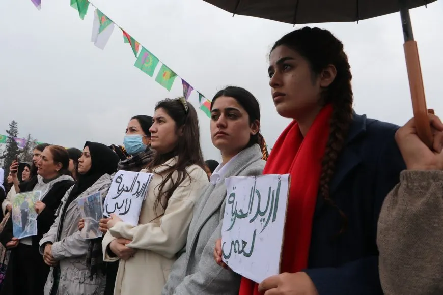 El 8 de marzo, mujeres en Hasaka piden la libertad de los detenidos