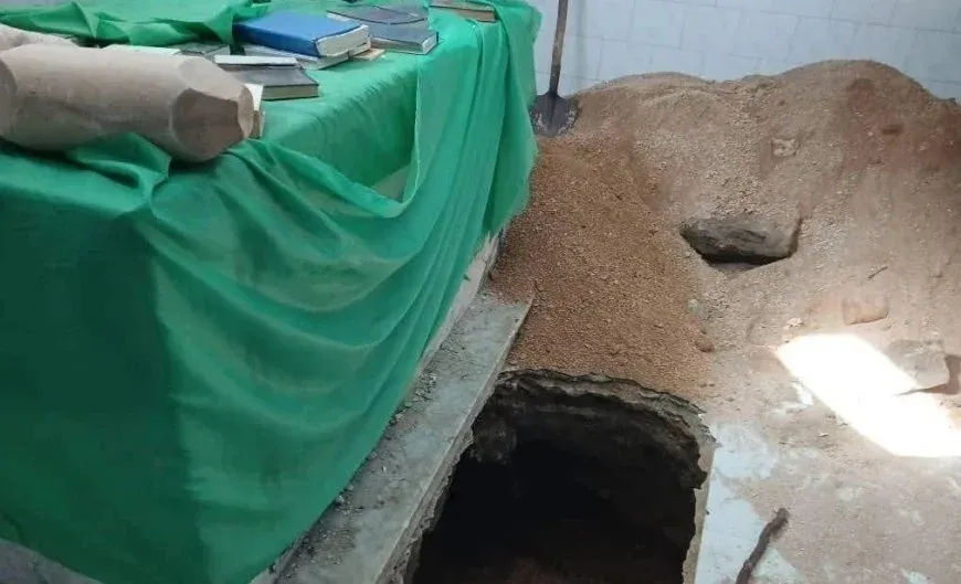 Ataque y profanación de un santuario religioso en la localidad de Damsarkho, en la campiña de Latakia