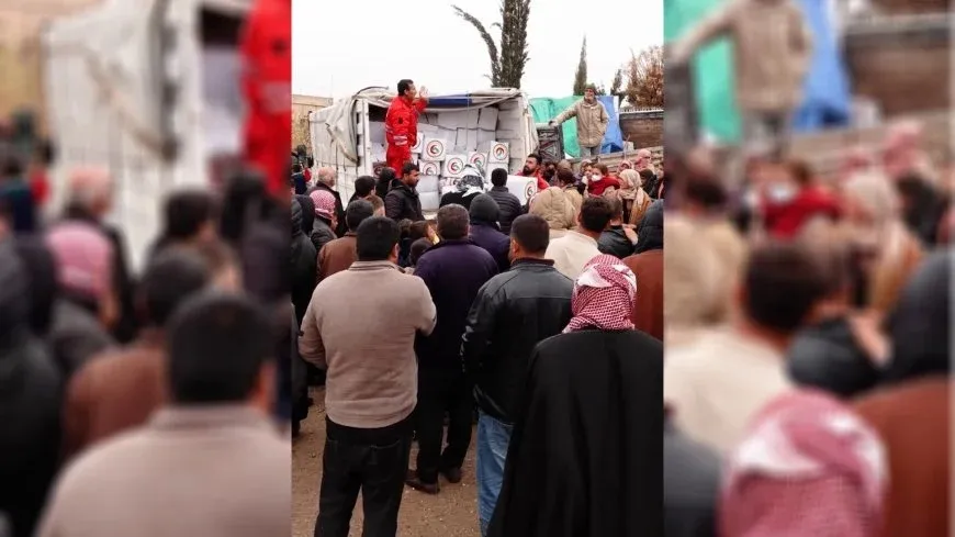 Se distribuye ayuda alimentaria a residentes sitiados en el campo de Kobanê