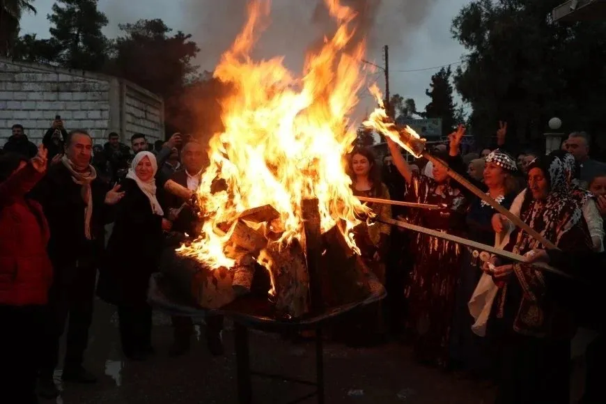 Los artistas de Al-Darbasiyah piden una amplia participación en Newroz 2026