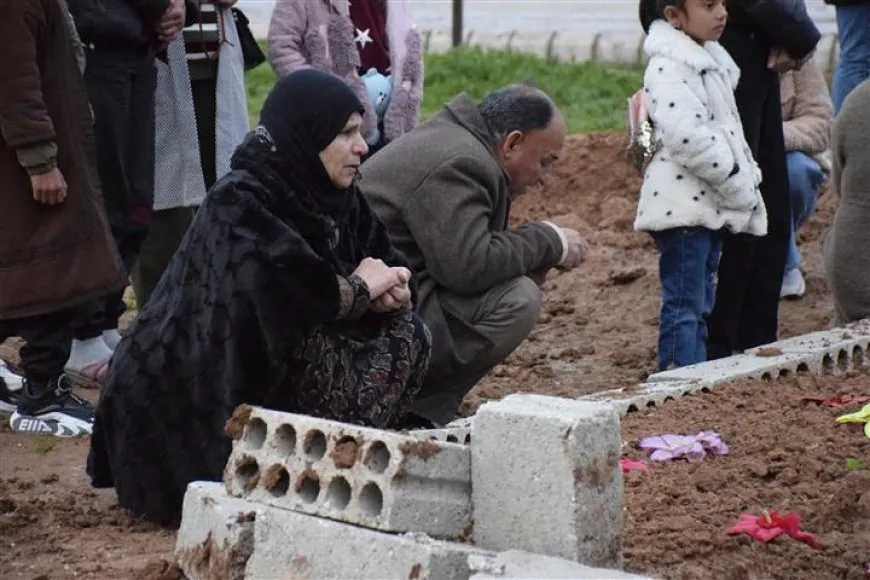El pueblo de Rojava celebra el Eid al-Fitr visitando los santuarios de los mártires