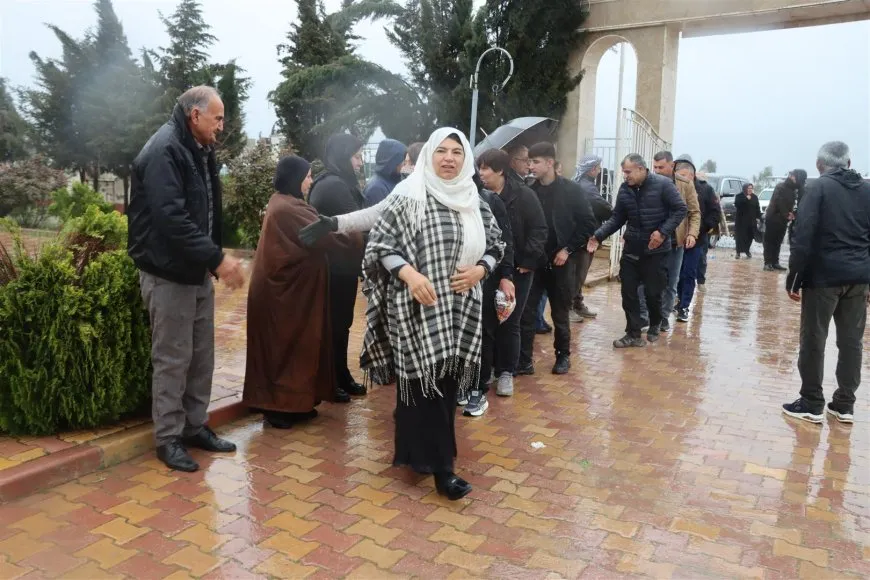 El pueblo de Rojava celebra el Eid al-Fitr visitando los santuarios de los mártires