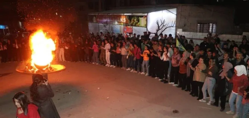 La llama de Newroz ilumina los barrios de Sheikh Maqsoud y Ashrafieh