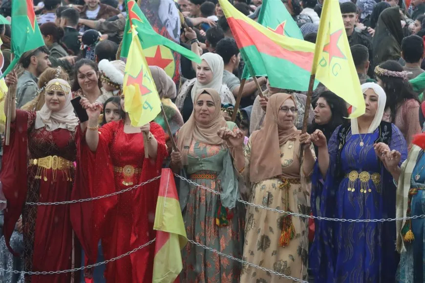 Las celebraciones de Newroz comienzan en Girkê Legê, Derik y Kobanê