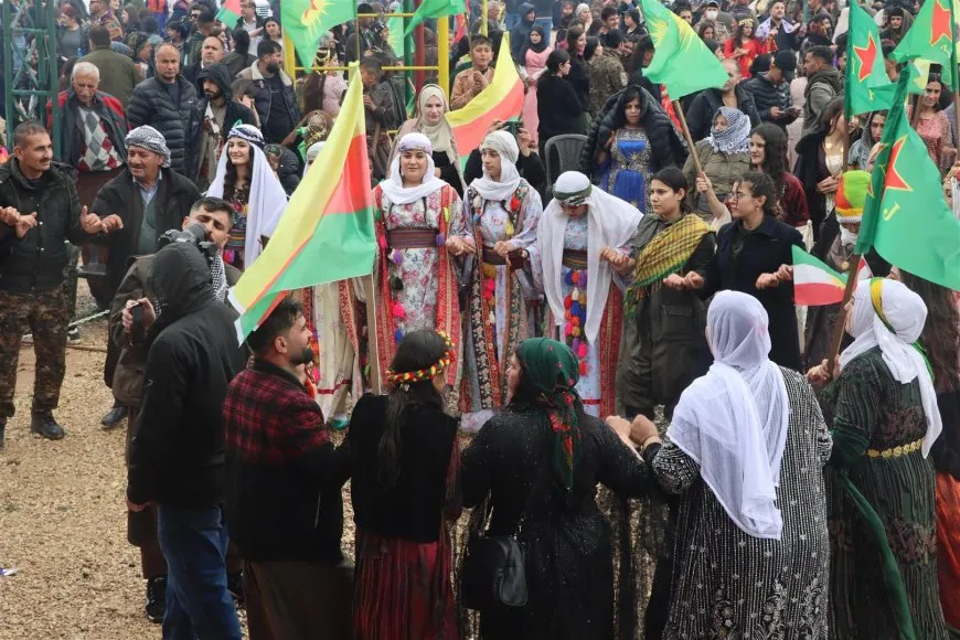 Las celebraciones de Newroz comienzan en Girkê Legê, Derik y Kobanê