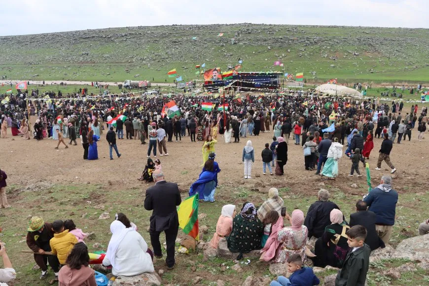 Las celebraciones de Newroz comienzan en Girkê Legê, Derik y Kobanê