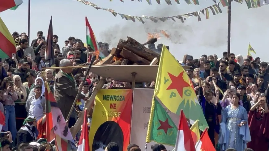 Las celebraciones del Newroz comienzan en Rojava con el encendido de la llama y la lectura del mensaje del líder