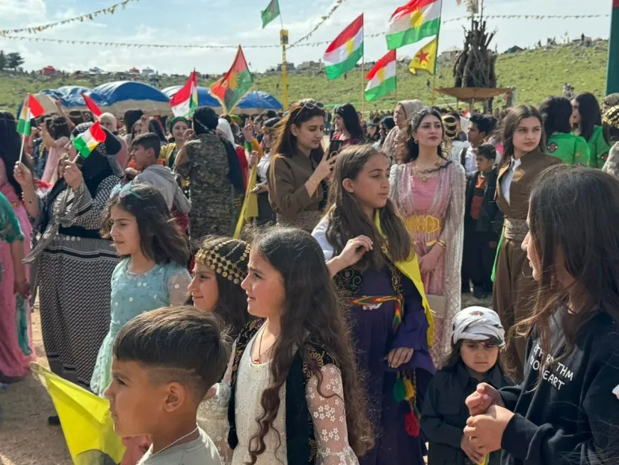 Las celebraciones del Newroz comienzan en Rojava con el encendido de la llama y la lectura del mensaje del líder