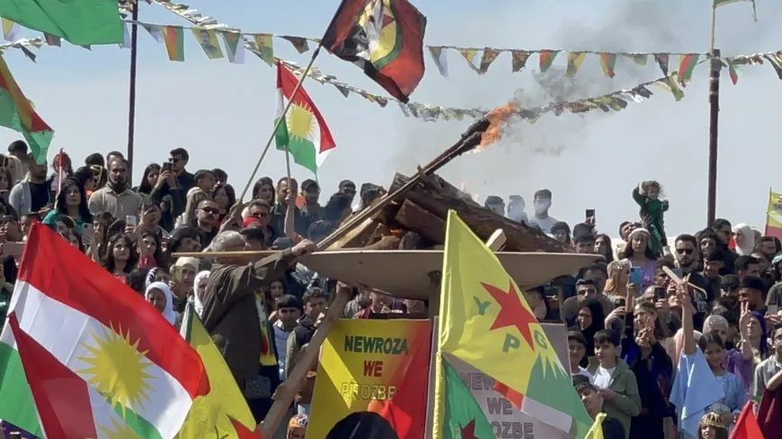 Las celebraciones del Newroz comienzan en Rojava con el encendido de la llama y la lectura del mensaje del líder