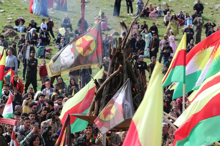 Las celebraciones del Newroz comienzan en Rojava con el encendido de la llama y la lectura del mensaje del líder
