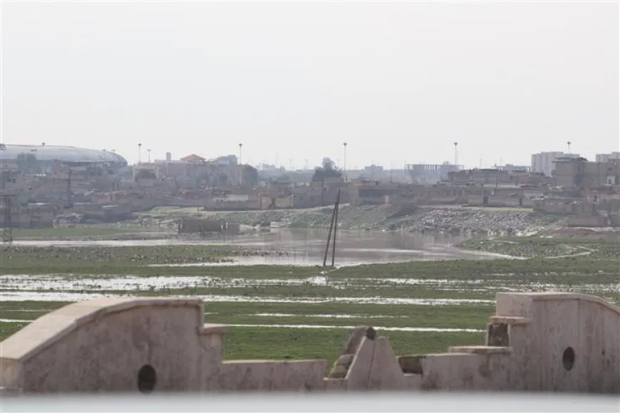 La Media Luna Roja Kurda proporciona apoyo médico y evacua a los residentes afectados en Hasakah
