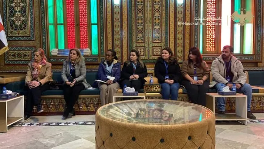 El gobernador de Hasaka aborda las necesidades educativas con UNICEF