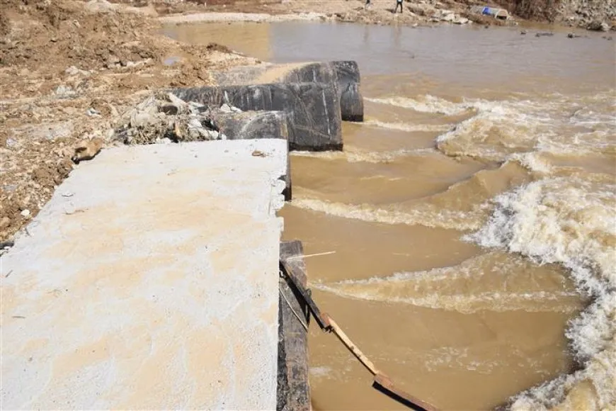 La carretera internacional M4 funciona en Jazira después de los daños causados por la inundación