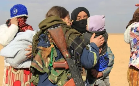 Mujer Kobani Las mujeres en Kobani piden el reconocimiento de las Kobani YPJ en la constitución siria