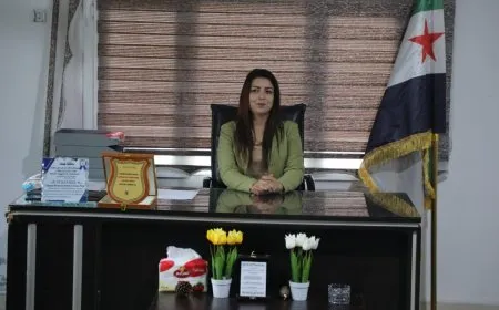 Almaz Rumi asume sus funciones como alcaldesa de Kobanê