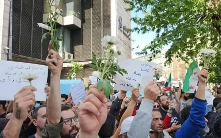 Una protesta en Damasco reclama “Ley y Justicia” en medio de tensiones y agresiones