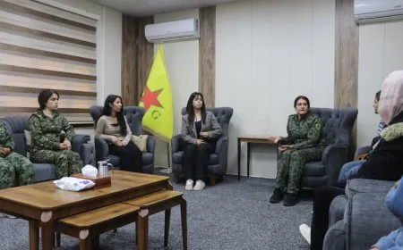 Activistas y periodistas de Oriente Medio respaldan a las YPJ