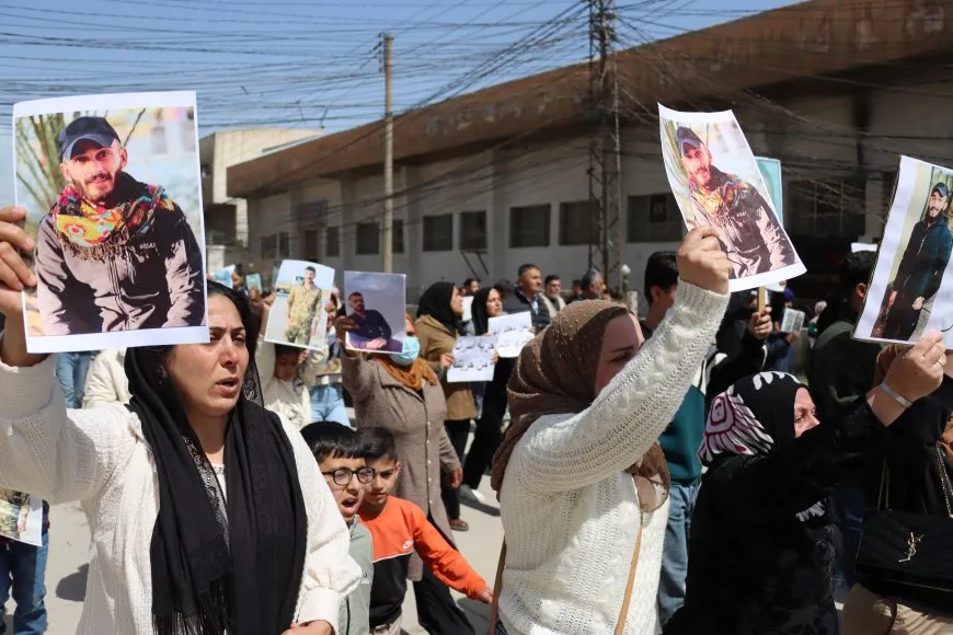 Familias de prisioneros en Qamishlo piden la libertad de sus hijos da