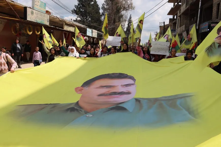 Residentes de Tirbêspiyê exigen la libertad física del líder Abdullah Ocalan