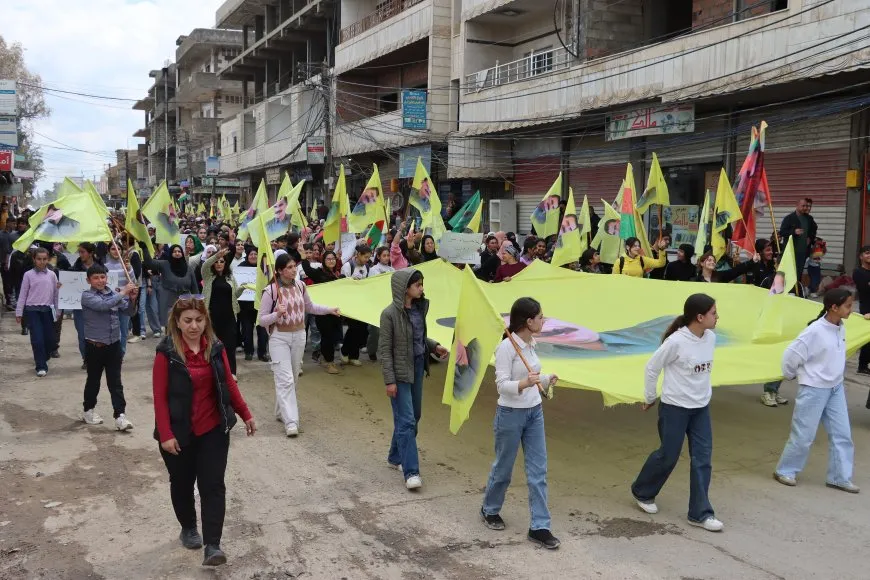 Residentes de Tirbêspiyê exigen la libertad física del líder Abdullah Ocalan