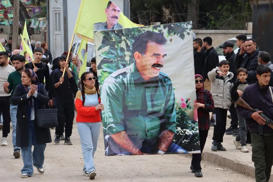 Residentes de Tirbêspiyê exigen la libertad física del líder Abdullah Ocalan