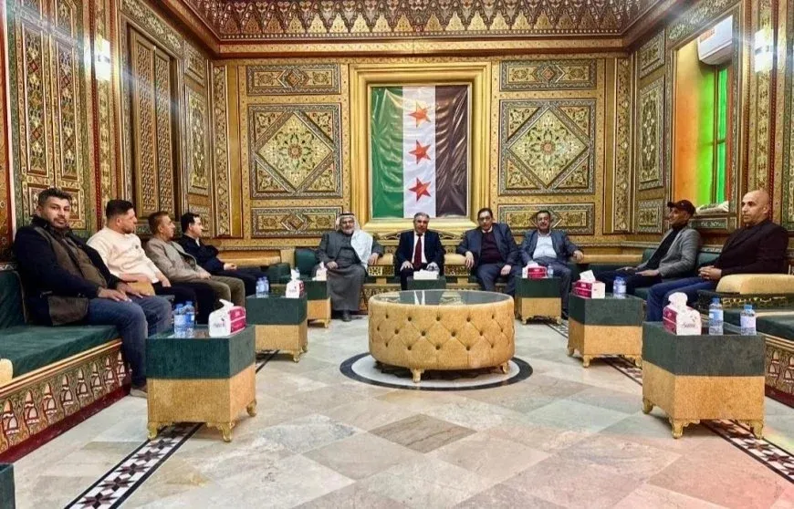 El gobernador de Hasaka recibe a una delegación de jeques de la tribu Tayy