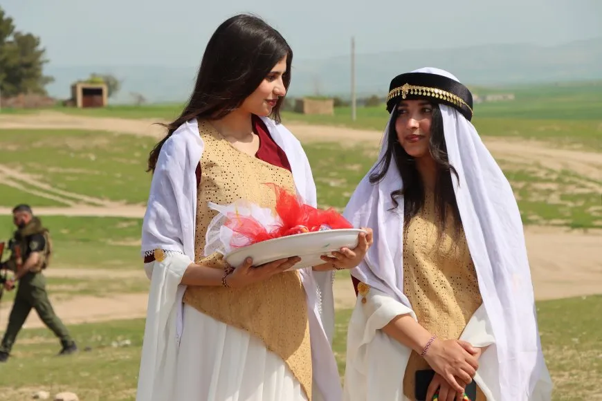 Celebración del Miércoles Rojo en Amuda destaca la defensa de los derechos yazidíes