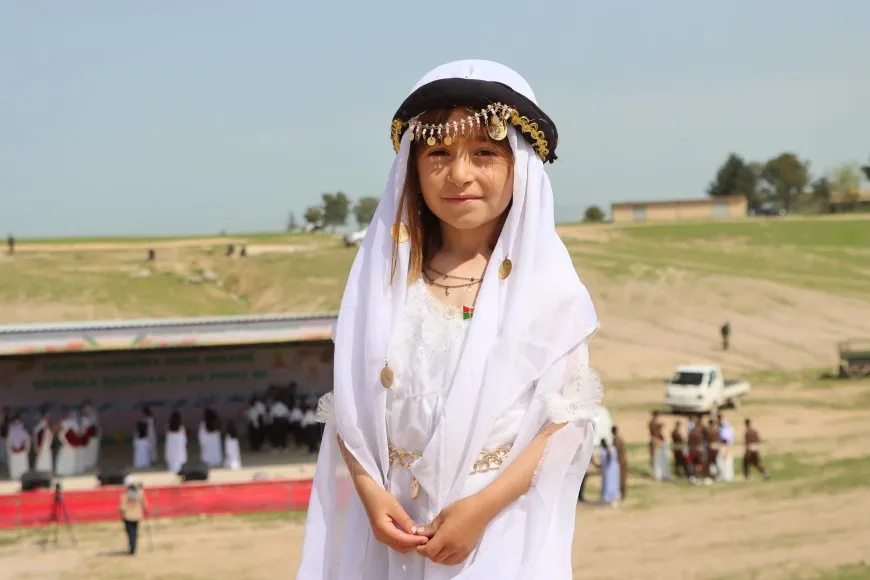 Celebración del Miércoles Rojo en Amuda destaca la defensa de los derechos yazidíes