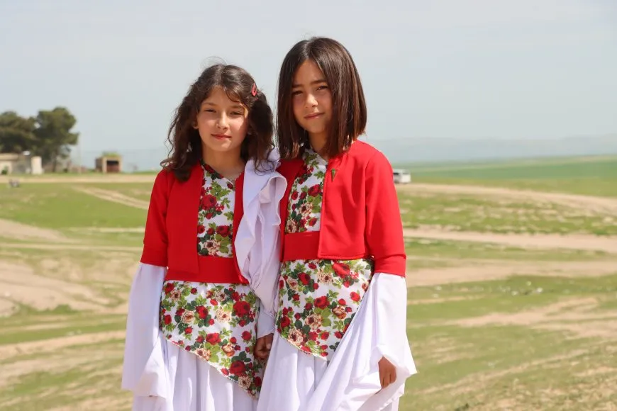 Celebración del Miércoles Rojo en Amuda destaca la defensa de los derechos yazidíes