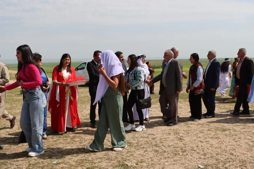 Celebración del Miércoles Rojo en Amuda destaca la defensa de los derechos yazidíes