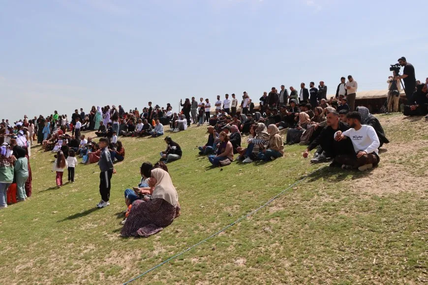 Celebración del Miércoles Rojo en Amuda destaca la defensa de los derechos yazidíes