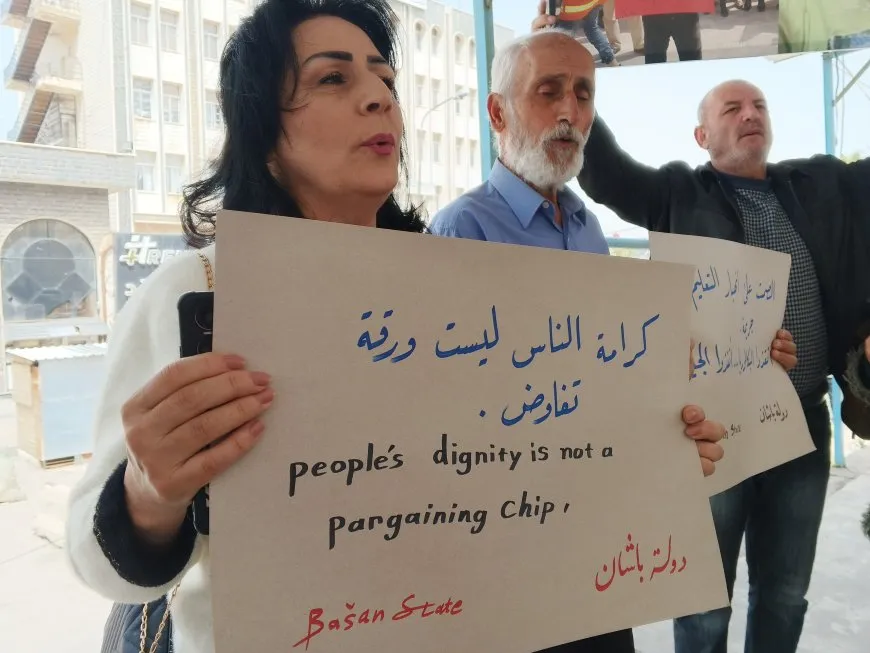 Protesta en Suweyda exige esclarecer fosas comunes y casos de desplazamiento