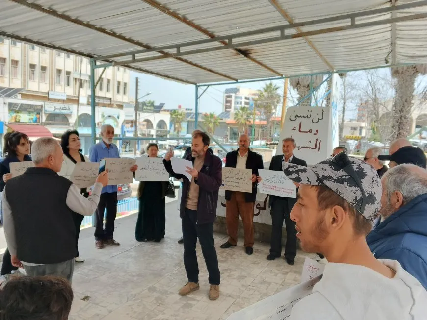 Protesta en Suweyda exige esclarecer fosas comunes y casos de desplazamiento