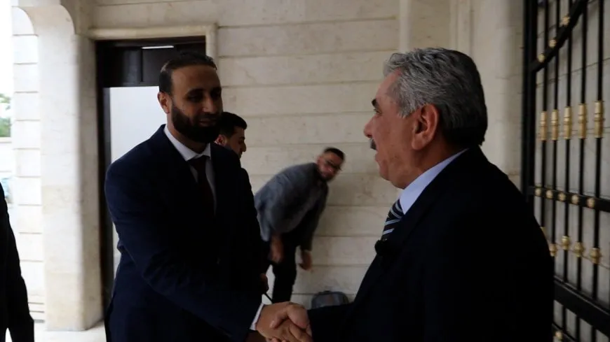 El gobernador de Hasaka se reúne con el Comité Supremo de Elecciones del Consejo del Pueblo