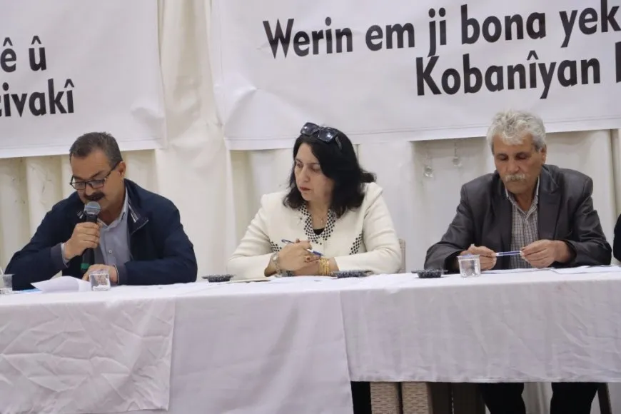 Kobanê celebra una reunión ampliada y forma un comité para abordar los asuntos de la ciudad