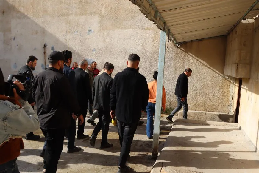 Delegación del Gobierno de Transición Sirio visita la prisión central de Derik