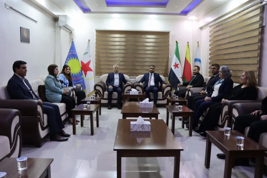 PYD y delegación del Gobierno de transición mantienen reunión en curso