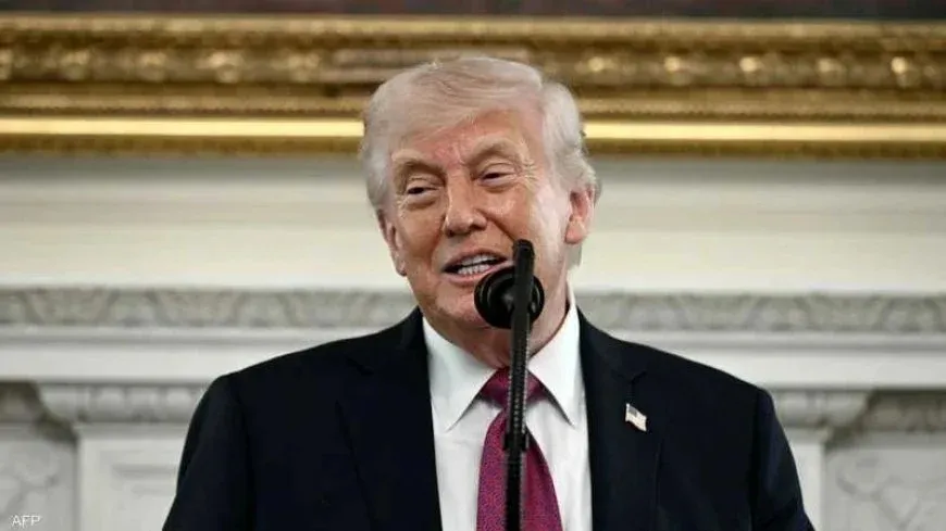 Trump ordena destruir embarcaciones iraníes en el estrecho de Ormuz