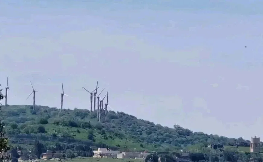 Fuerzas israelíes demuelen una mezquita y varios edificios en Quneitra