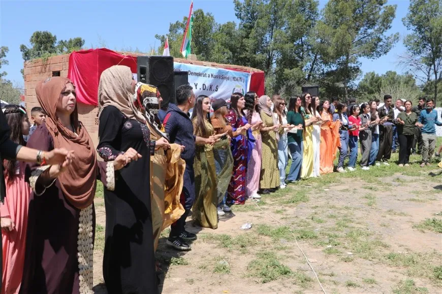 Conmemoran en Hasaka el 128.º aniversario del Día de la Prensa Kurda