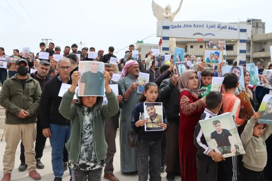 Los residentes de Kobanê exigen la liberación de los detenidos