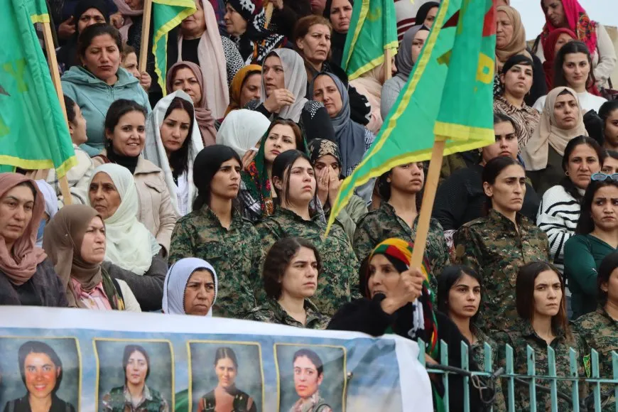 Lanzamiento de la campaña para apoyar a las YPJ y exigir su integración en la estructura del Ministerio de Defensa