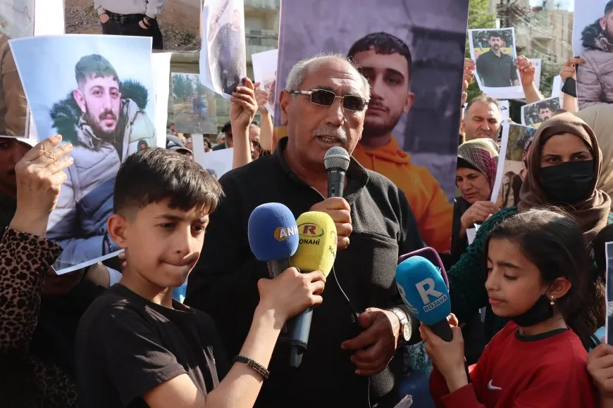 En Qamishlo se realiza una protesta para exigir la liberación de los detenidos