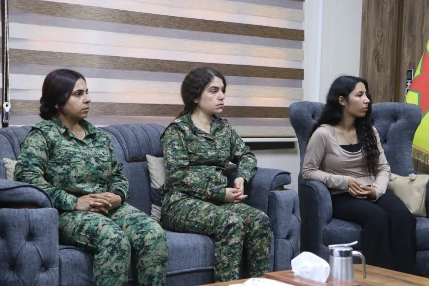 Activistas y periodistas de Oriente Medio respaldan a las YPJ