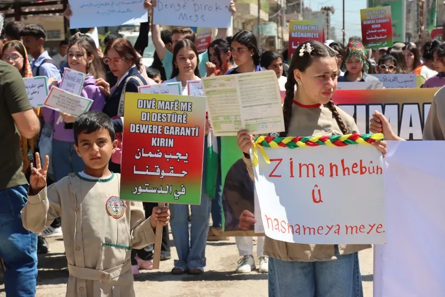 Miles en Qamishlo exigen el reconocimiento constitucional de la lengua kurda